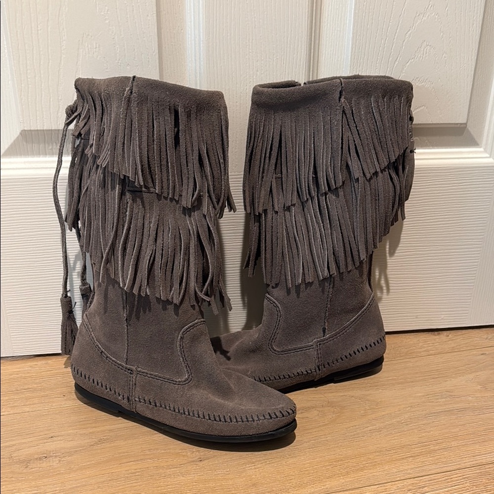 Fringe Suede Boots - Gray
